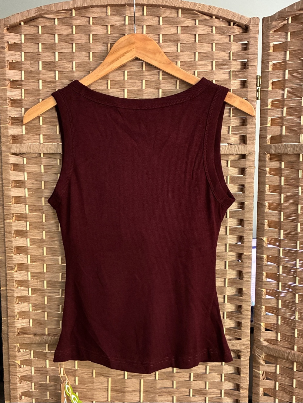 NWT OGL Vneck Built-In Bra Tank Medium Ruby - Picture 4 of 6